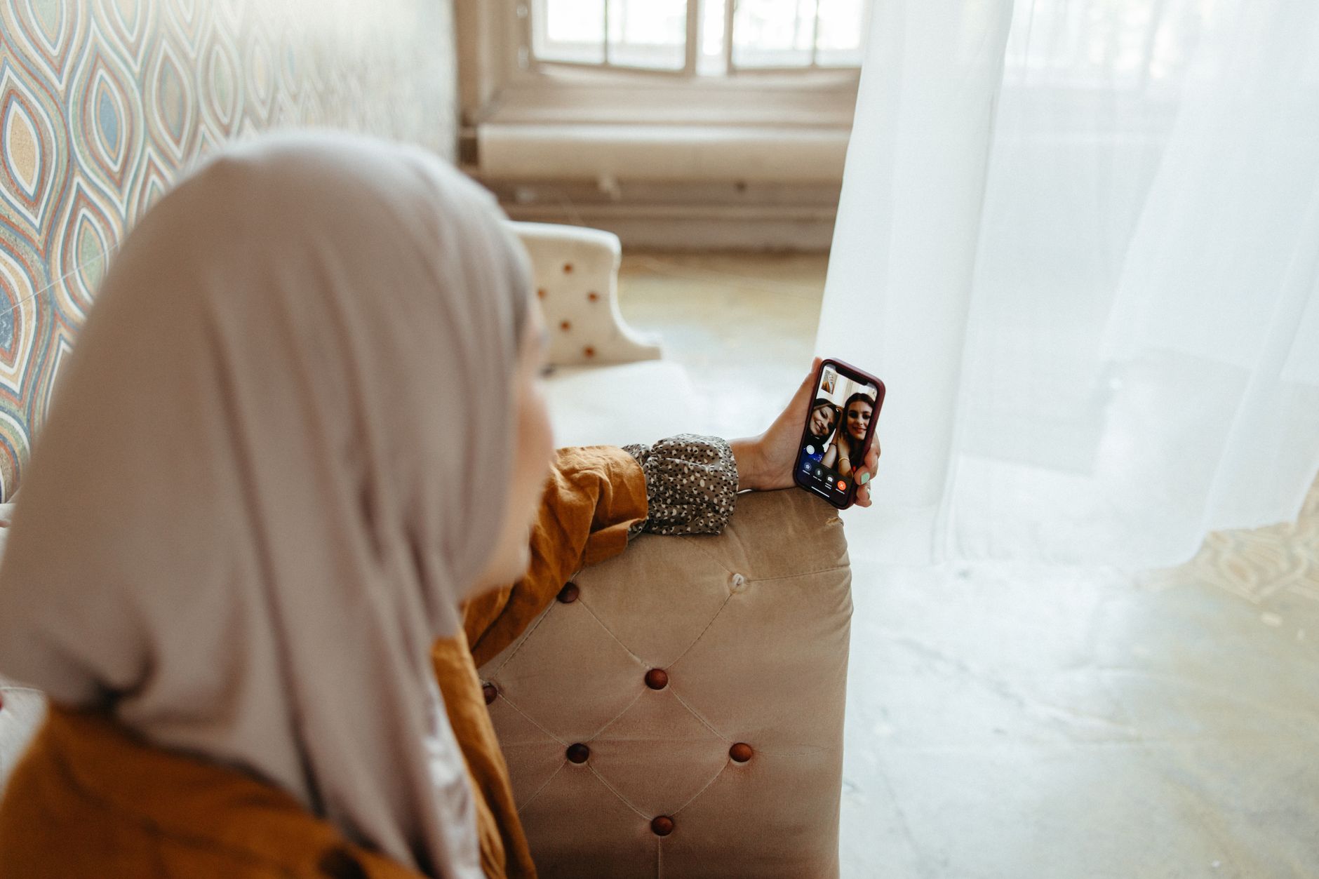 Best Easy Guide to Video Call on WhatsApp for Beginners