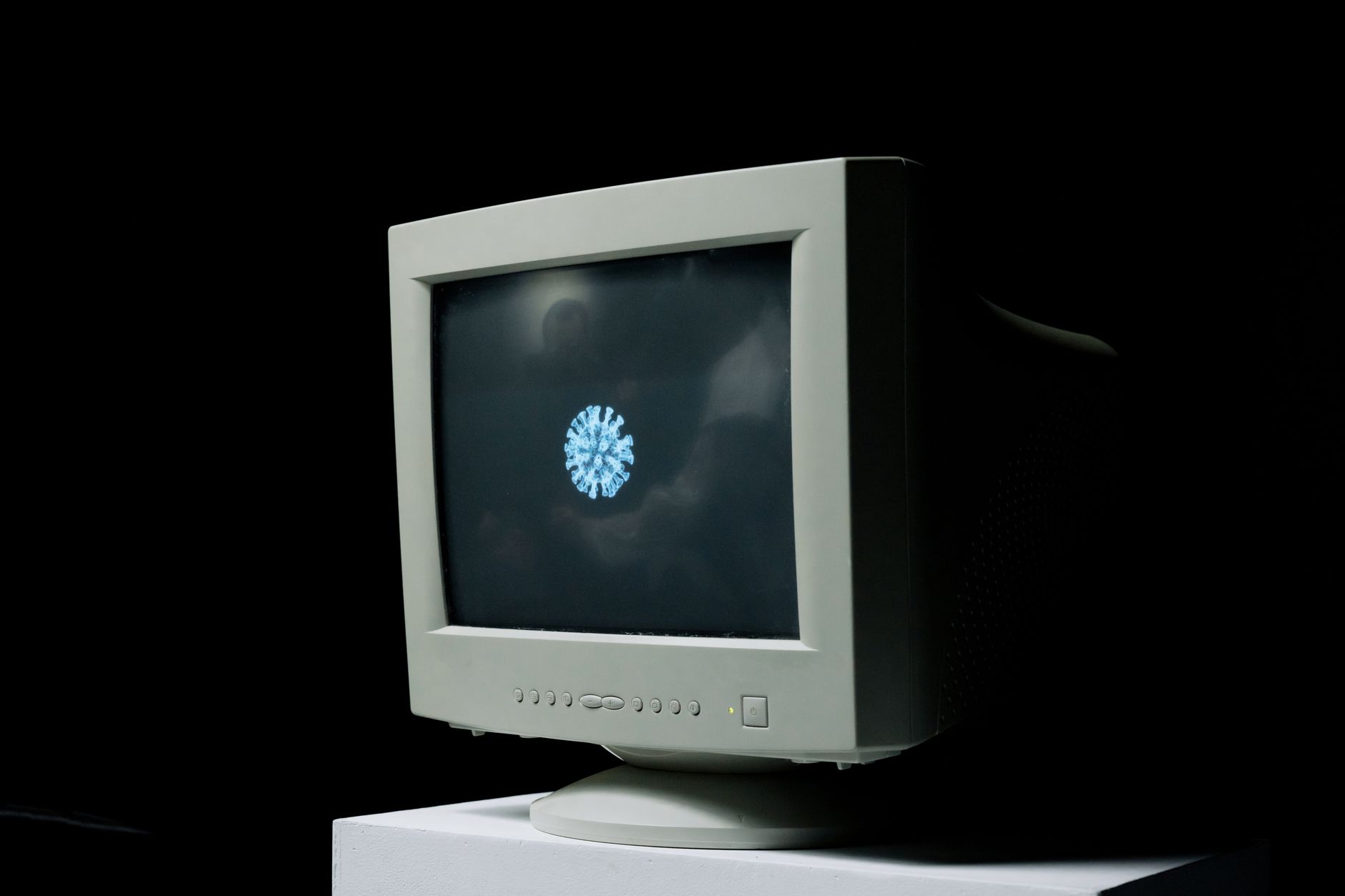 a close-up of a computer screen showing a fake virus warning pop-up window