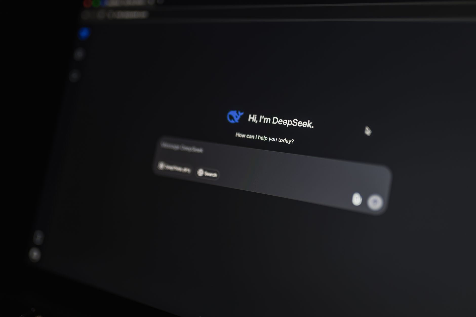 Tablet screen displays a clean emulator app menu with classic game titles